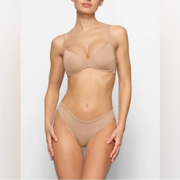 SKIMS Other - SKIMS Wireless Bra 36B NWT